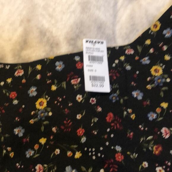 NWT ivy and main floral A-line shirt size S 96% polyester 4% spandex  - Picture 2 of 5